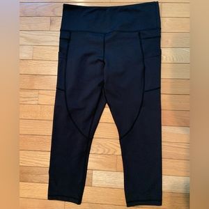 ZYIA Black Pocket Light n Tight Hi-rise Capri